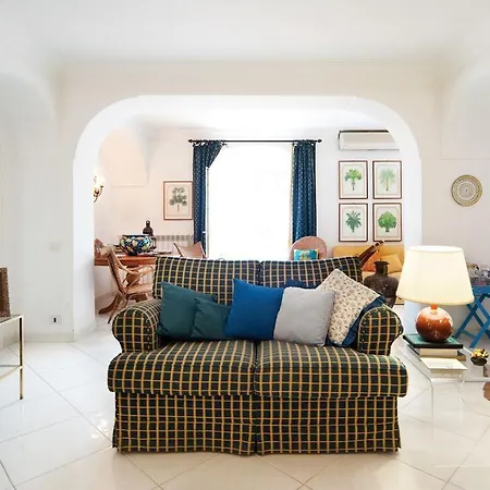 With Pool&5000 Mq&private Garden In Capri Villa *